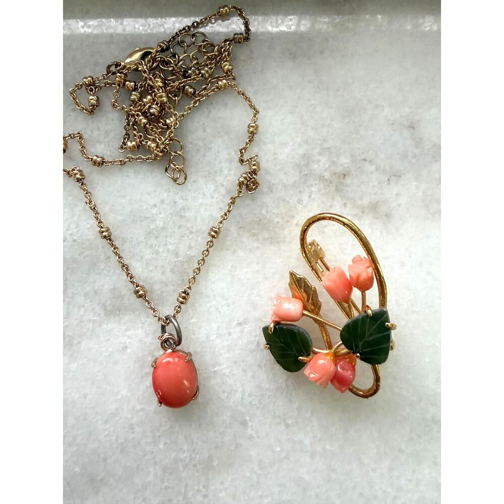 Vintage Angel Skin Coral Jade Jewelry Set Carved Flower Brooch Pendant Necklace